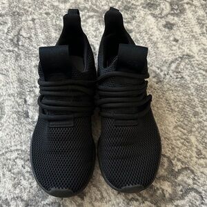 Kids Adidas Lite Racer sneakers size 5